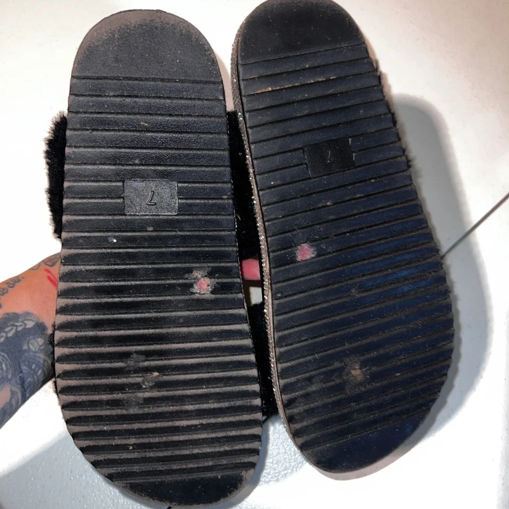 Mudd Fuzzy Slide Sandals‎ Rhinestone Detail Slip On Shoes Size 7
